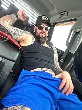 Chatroom XXX en direct de Beardedtattood