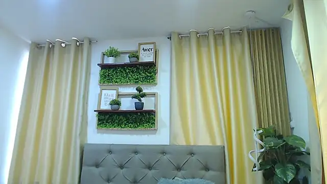 sasi_luna's Live XXX Chat