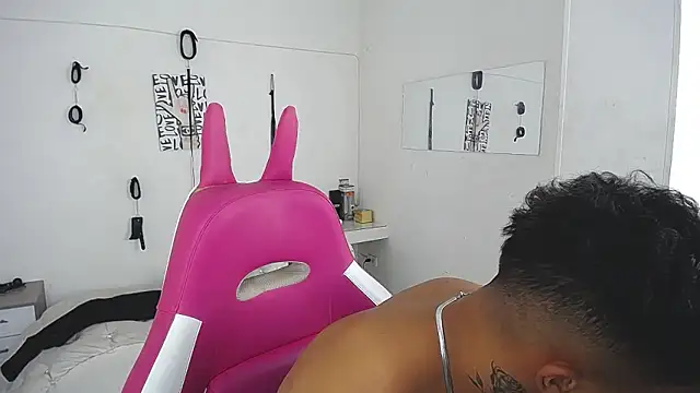 Leonard_Price Chat XXX live