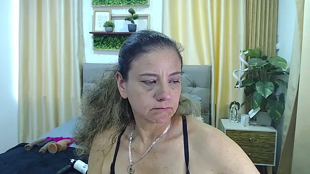 sasi_luna's Live XXX Chat