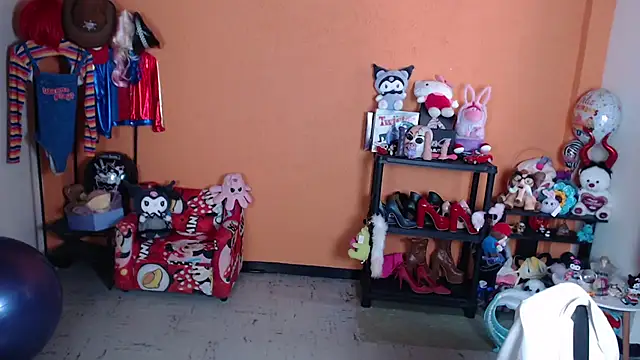 MissMiia2's Live XXX Chat