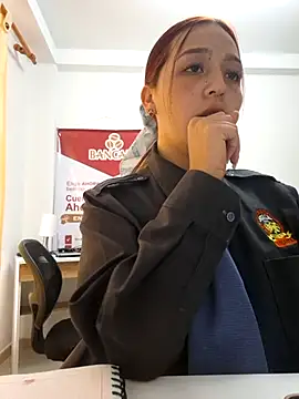 Emily-7_ Live XXX-Chat