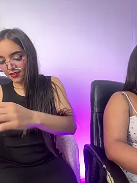 eimi_rosse18's Live XXX Chat