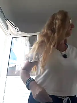 MILEIDE980のライブXXXチャット