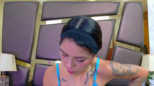 Chatroom XXX en direct de NicoleEsposito