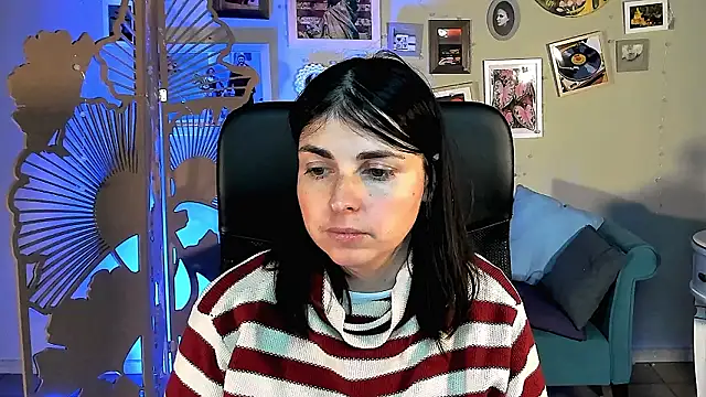 MartaEdams élő XXX-chatje