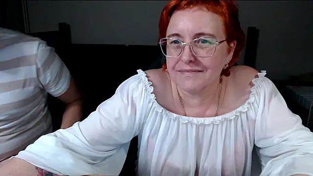 JoannaAndNeighbour's Live XXX Chat