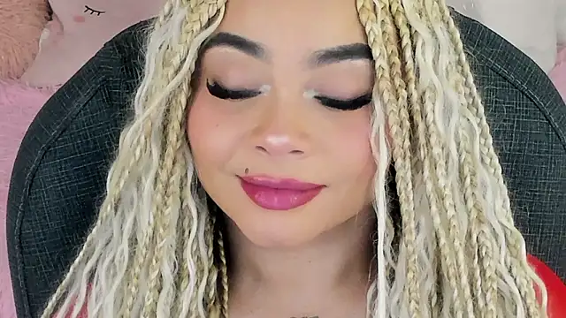 conny__curlyのライブXXXチャット