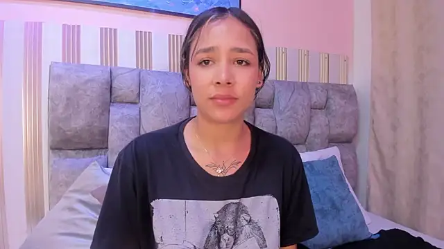 amber__moon_ élő XXX-chatje