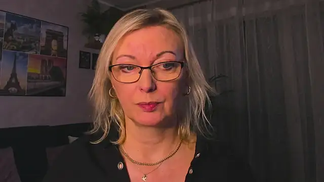 Pokazy przed kamerką – vanessa_chat