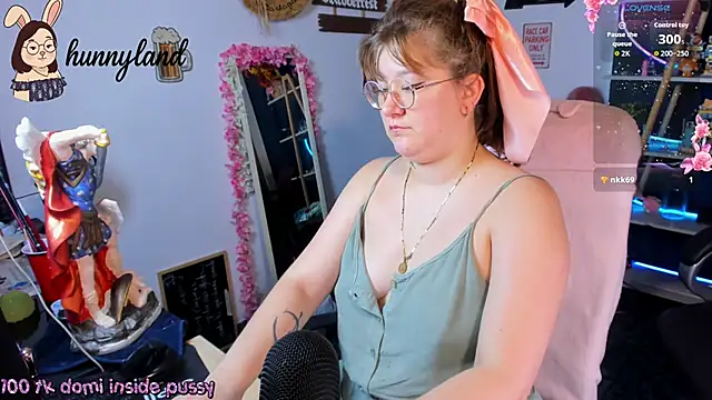 HunnyyLove Chat XXX in diretta