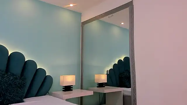 sharlott18のライブXXXチャット