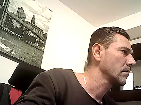 mastercharisma35 Adlı Modelin Canlı XXX Sohbeti