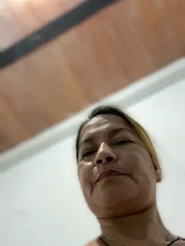 Jlo_69のライブXXXチャット