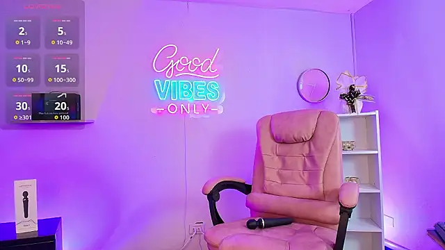 Alice_Vixen Chat XXX live