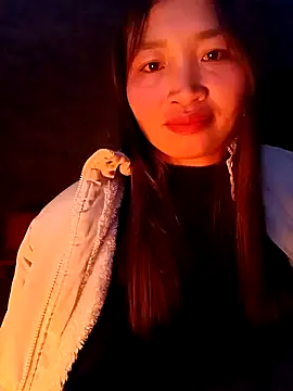 sowbibi's Live XXX Chat