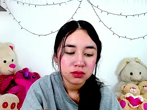 SiennaLorens Adlı Modelin Canlı XXX Sohbeti