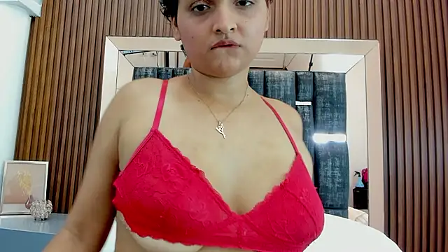 Show modela LunaAngell_ na web-kameri