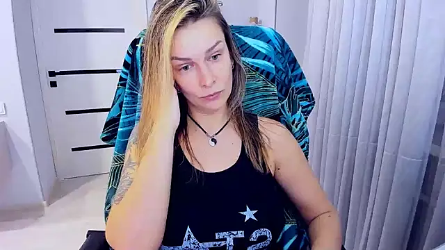 AlexiaDarren Adlı Modelin Canlı XXX Sohbeti