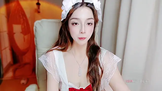 zizi-a's Live XXX Chat