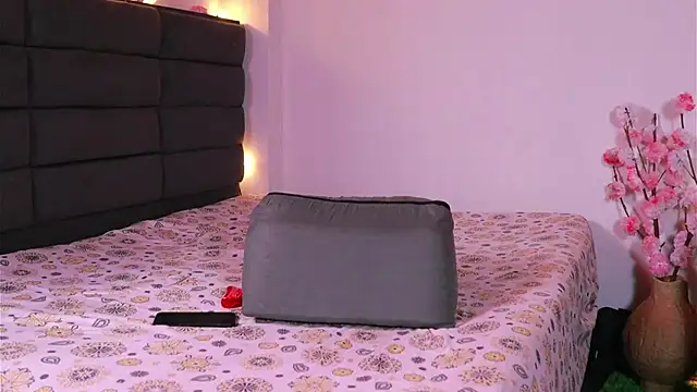 kathieandpovcock1 – Naživo XXX chat