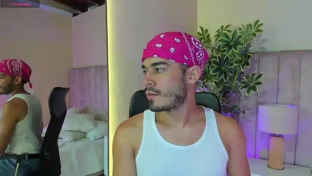 aries_unbound's Webcam Show