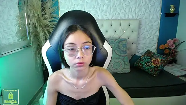 NathaliaSweet_11's Live XXX Chat