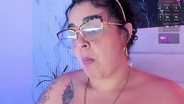 Reginavegaa's Live XXX Chat