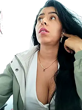 Онлайн чат XXX Luianna