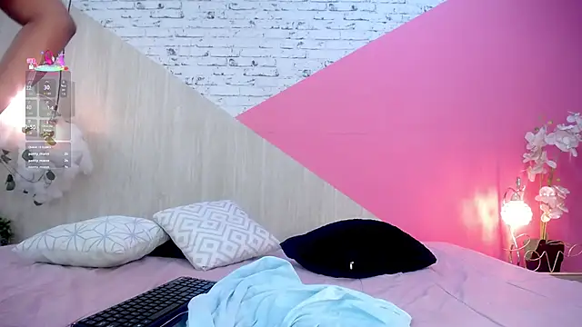 sophia_brunette_ Live XXX-chat