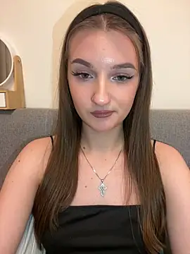 AdelinaEmber's Live XXX Chat