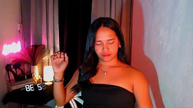 Lorainnelustts' Webcam Show