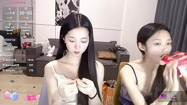 OiOi-666's Live XXX Chat