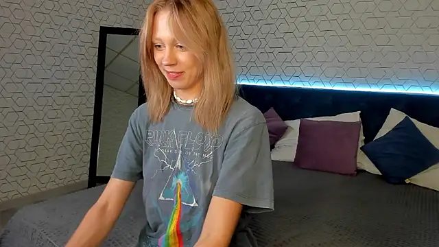 Онлайн чат XXX Lina_Falconer