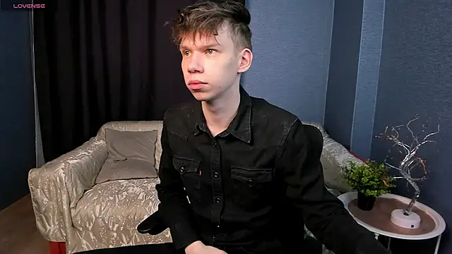 elliot_mars_: онлайн-секс-чат