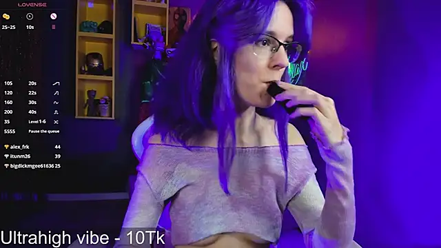 Онлайн чат XXX AuraLaunni