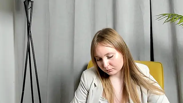 FlorineWarschaw – Naživo XXX chat