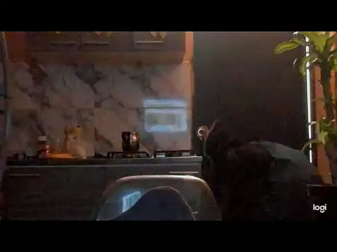 aprille15 – Naživo XXX chat