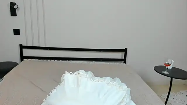 Chat +18 de AnikaVelour ao vivo