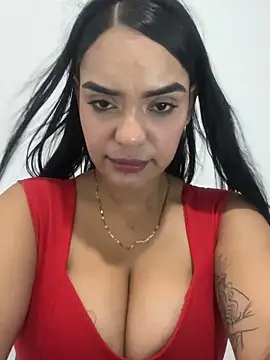 Sara-77: онлайн-секс-чат