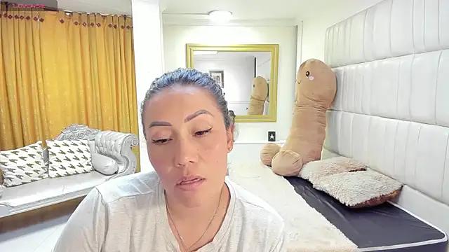 Chat +18 de gaby_trent ao vivo