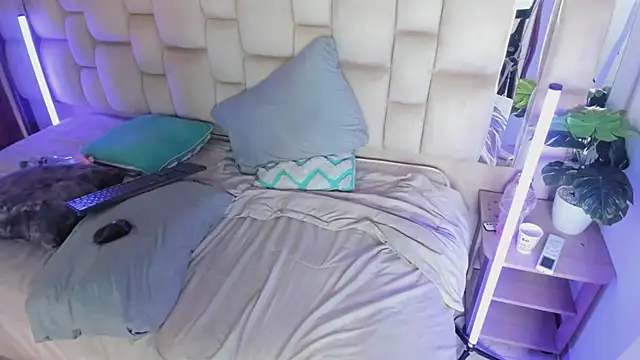 DulceJones Adlı Modelin Canlı XXX Sohbeti