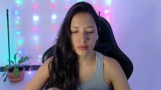 Sarasavage Adlı Modelin Canlı XXX Sohbeti