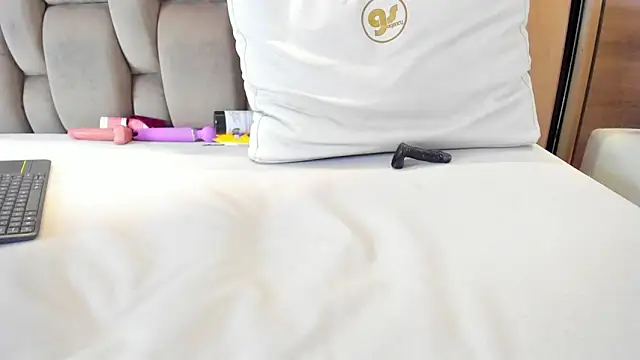 karol_lewiss' Live XXX Chat