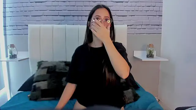 دردشة SophieeMoore الجنسية المباشرة