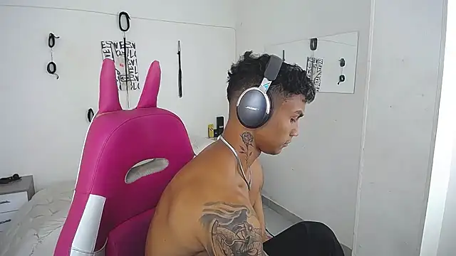 Вебкам-шоу Leonard_Price