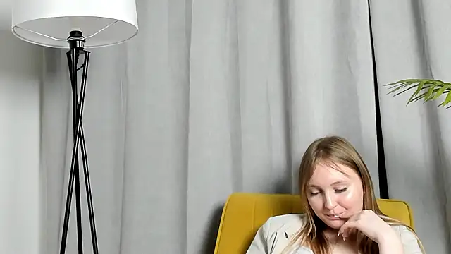 FlorineWarschaw élő XXX-chatje