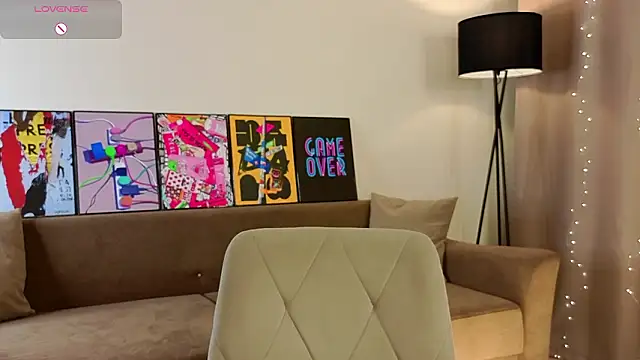 VinnieSerrano Adlı Modelin Canlı XXX Sohbeti