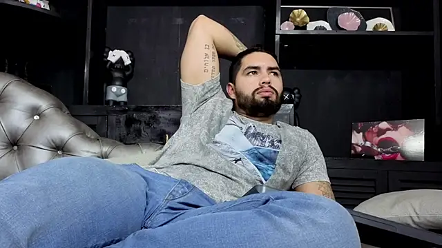 matteosantos' Live XXX Chat