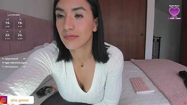 whitneyhot's Live XXX Chat